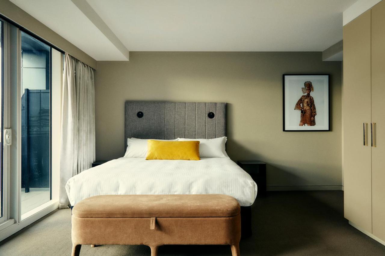 Hotel The Kinson Melbourne Esterno foto A bedroom at the hotel