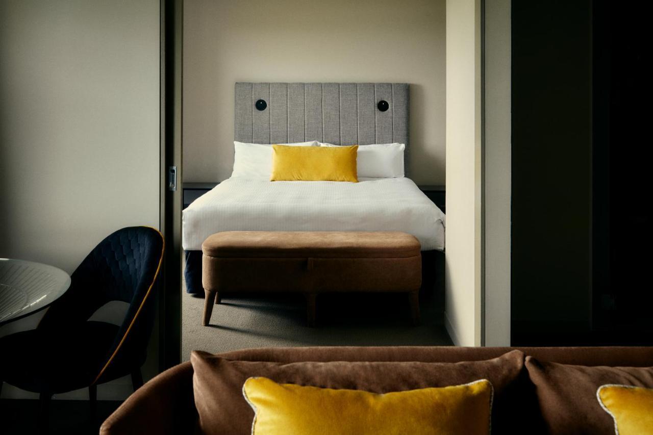 Hotel The Kinson Melbourne Esterno foto A bedroom at the hotel