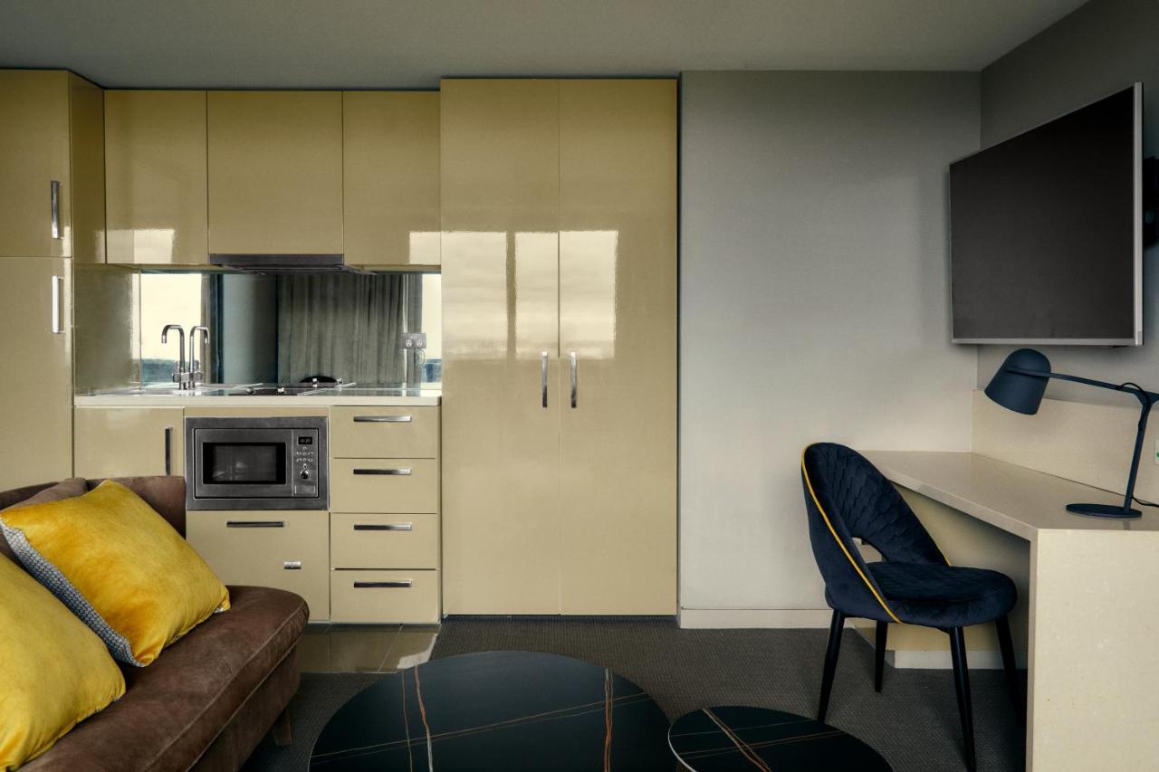 Hotel The Kinson Melbourne Esterno foto A typical studio apartment