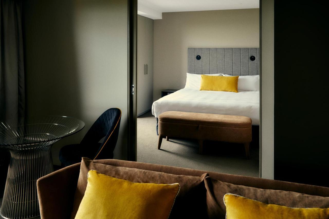 Hotel The Kinson Melbourne Esterno foto A suite at the hotel