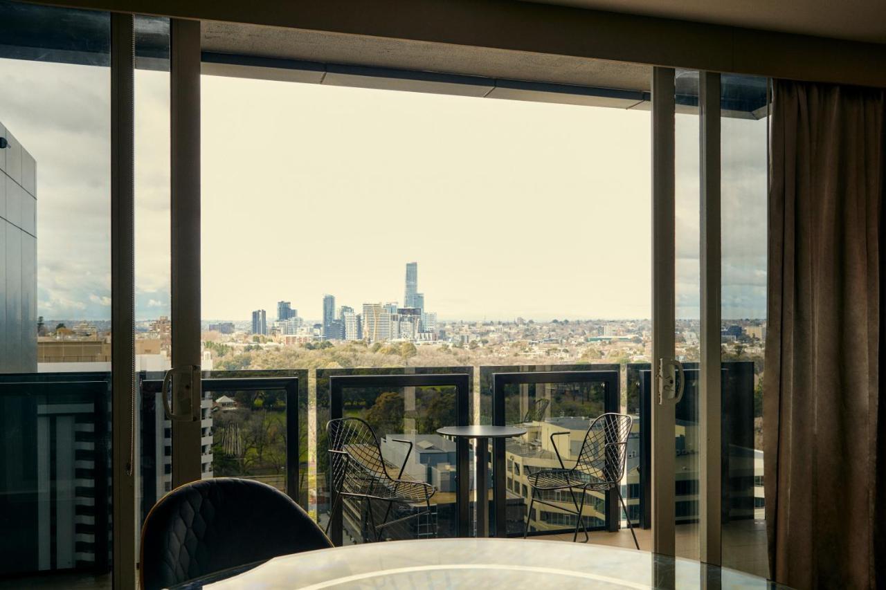 Hotel The Kinson Melbourne Esterno foto View from a typical apartment