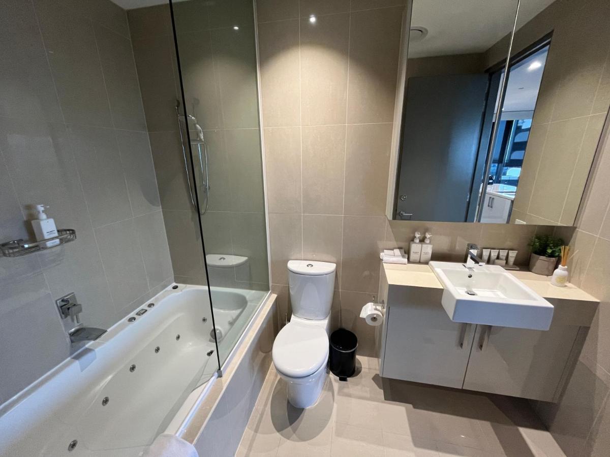 Hotel The Kinson Melbourne Esterno foto Bathroom