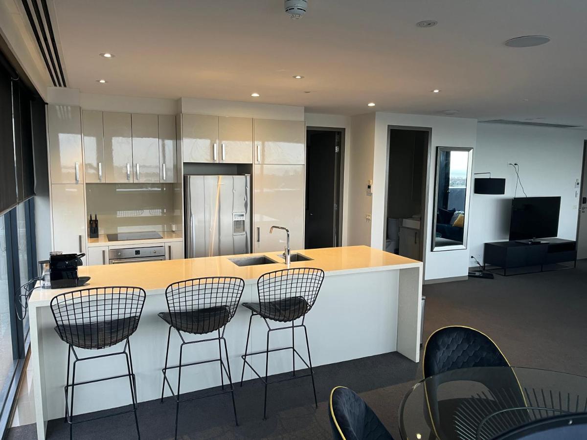 Hotel The Kinson Melbourne Esterno foto A kitchen in a typical apartment